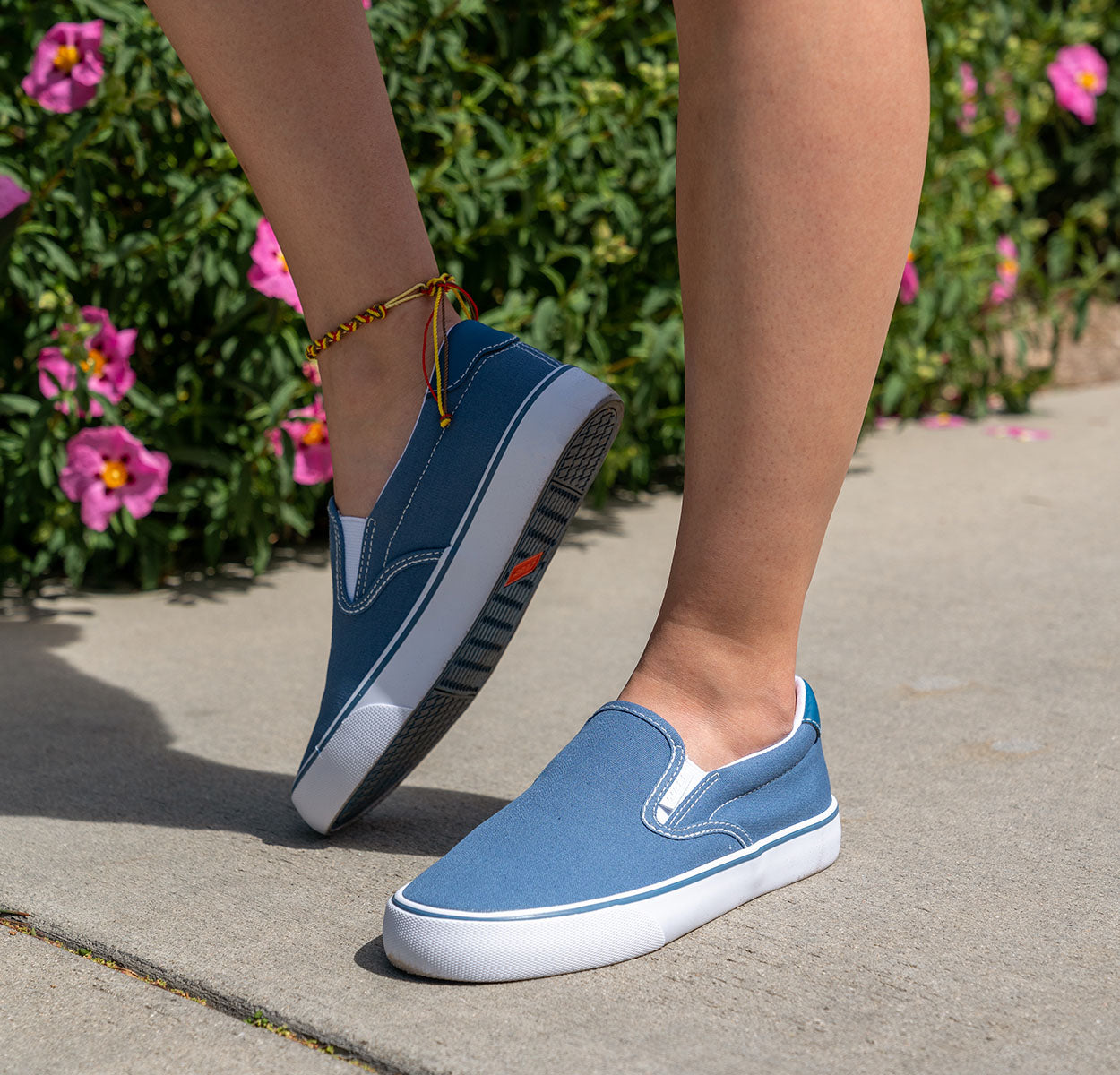 Womens Clipper Slip On Sneaker Lifestyle Blue